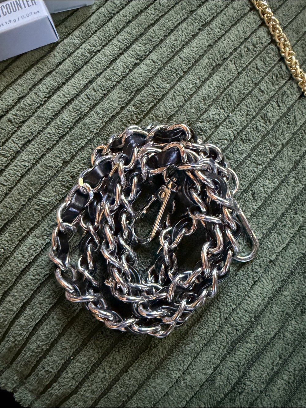 Chain-Link Shoulder Strap in Black and Silver